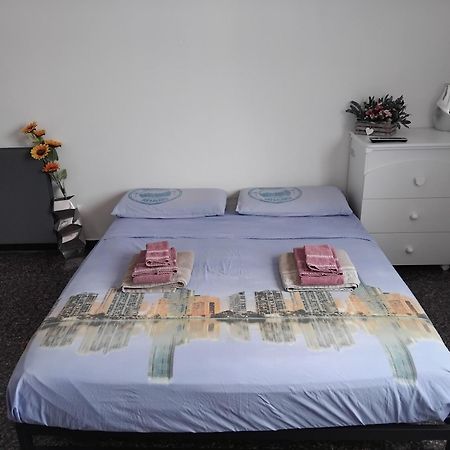 Al Mare Da Gaia Apartman Savona Kültér fotó